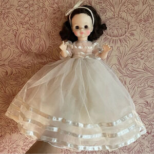 Vintage Madame Alexander Snow White doll